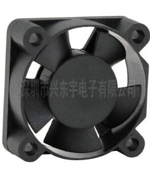 用電飯煲散熱風(fēng)扇，降溫降音並存